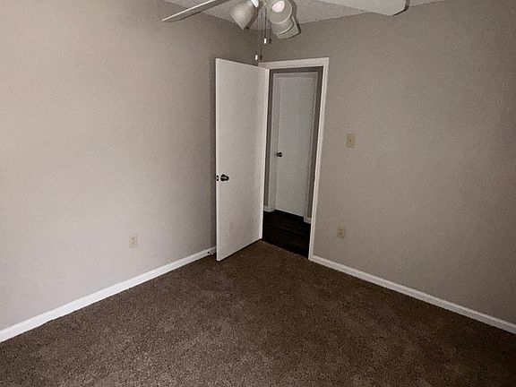 3rd image of 2418 Parkside Dr