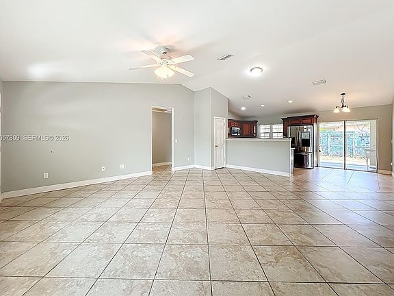 3rd image of 608 Masters Ave