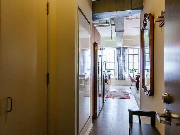 3rd image of 746 S Los Angeles St APT 804