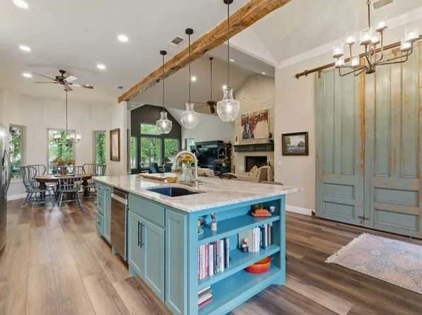 117 Brook Hollow Ln, Weatherford, TX 76088