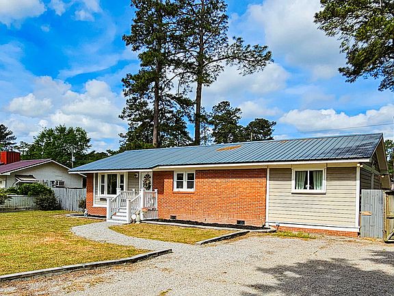 4th image of 718 Azalea Dr