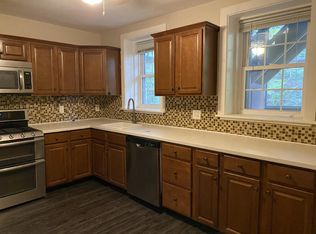 204 Washington St APT 1A, Troy, NY 12180