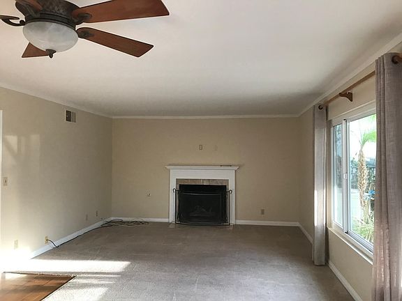 4th image of 2120 Glenhollow St
