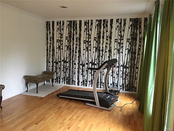 3rd image of 72 Halley Dr