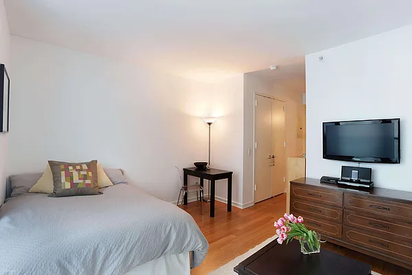 Rented by Corcoran | media 11