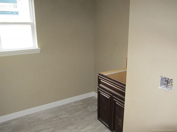 3rd image of 54092 Wexford Dr