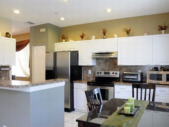 4th image of 4254 Greenbriar Ln