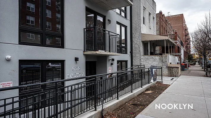 Rented by Nooklyn NYC LLC | media 40
