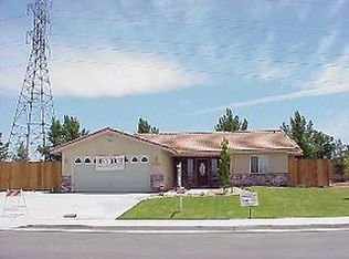 6729 Saint Lawrence Dr, Bakersfield, CA 93308
