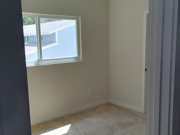 5th image of 5323 Desoto Pl Unit B