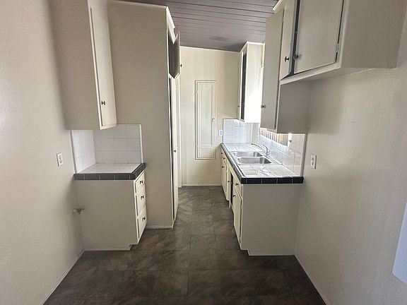 5th image of 14106 Norwalk Blvd