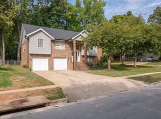 3889 W Woodland St, Springfield, MO 65807