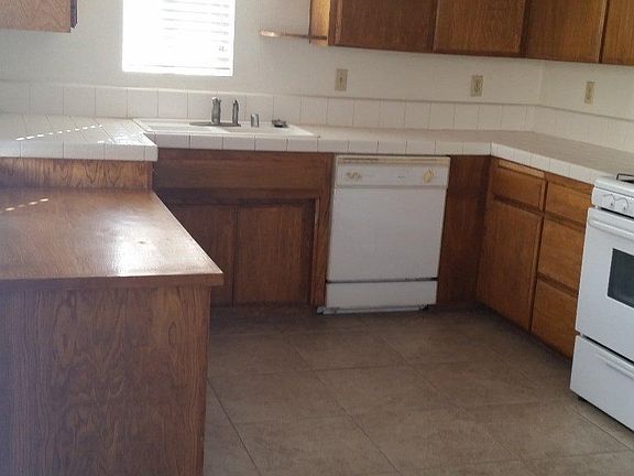 4th image of 66823 5th St E #23