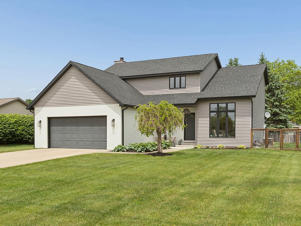 1st image of 729 Maiden Ln
