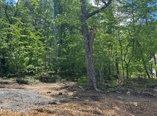 388 Saint George Dr, Crossville, TN 38558