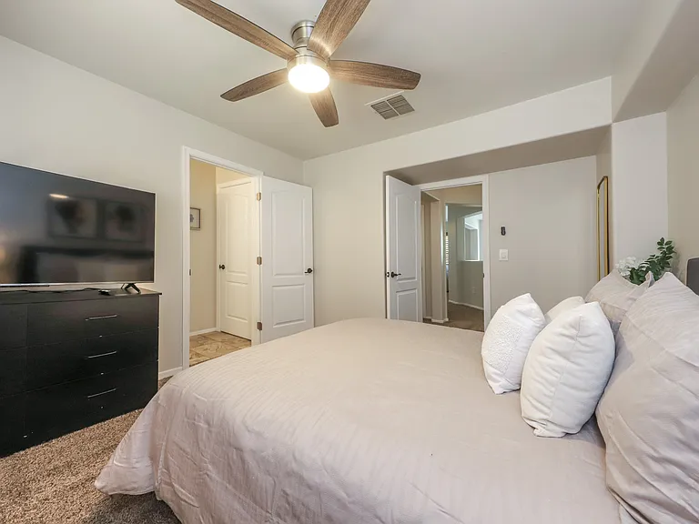1680 W Homecoming Way — Photo 28