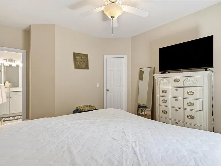 407 S Elgin Ct — Photo 21