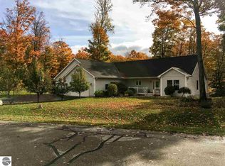 1661 Duke Holw, Traverse City, MI 49696
