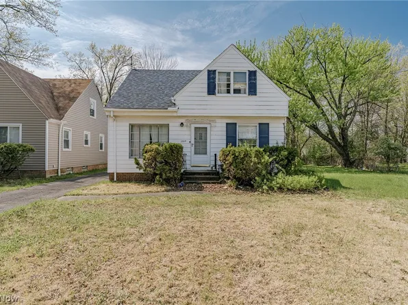 1004 Woodview Rd, Cleveland Heights, OH 44121