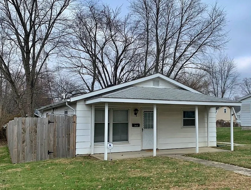 906 New St photo 1