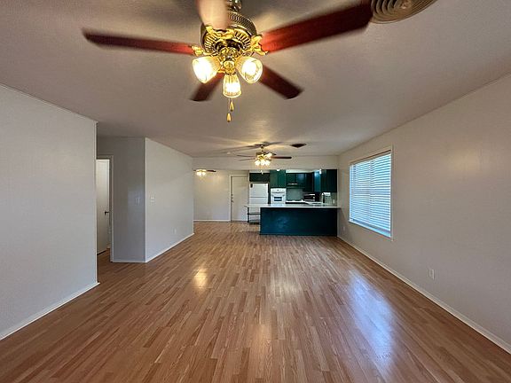 3rd image of 691 Rosemary Dr