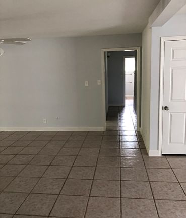 5th image of 112 Oak Manor Dr