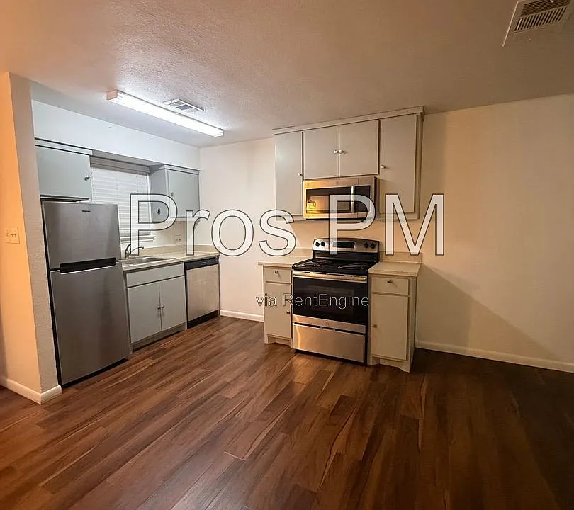 410 Bryan St #12