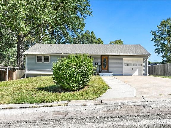 3rd image of 4723 S Crysler Dr