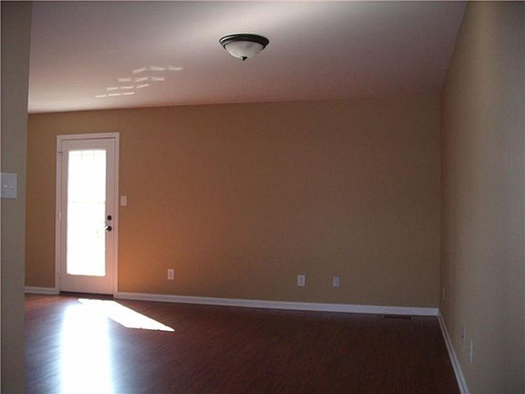 5th image of 1730 Thistlewood Dr Unit B