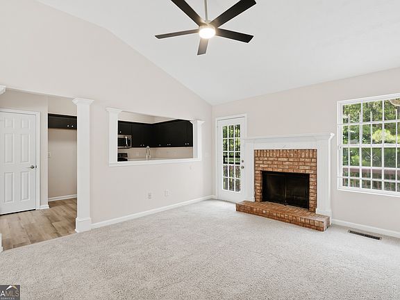 3rd image of 549 Sycamore Dr