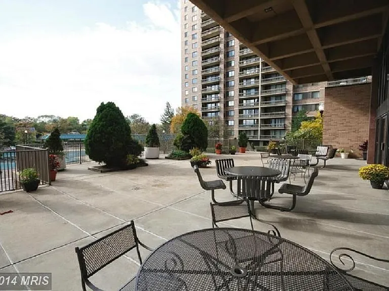 5505 Seminary Rd #103N — Photo 40