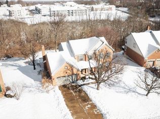 1261 Strathmore Ct, Hebron, KY 41048