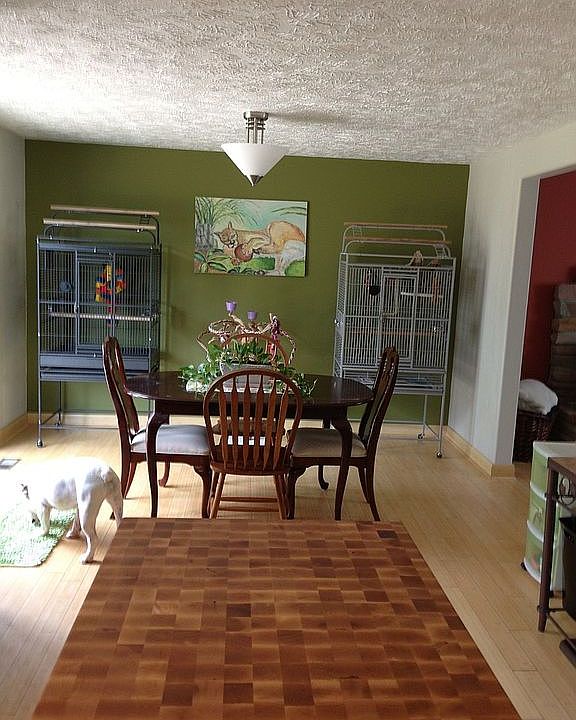 1st image of 219 E Oak St