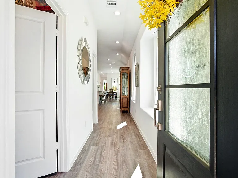 1409 Northwood Bluff Ln — Photo 3
