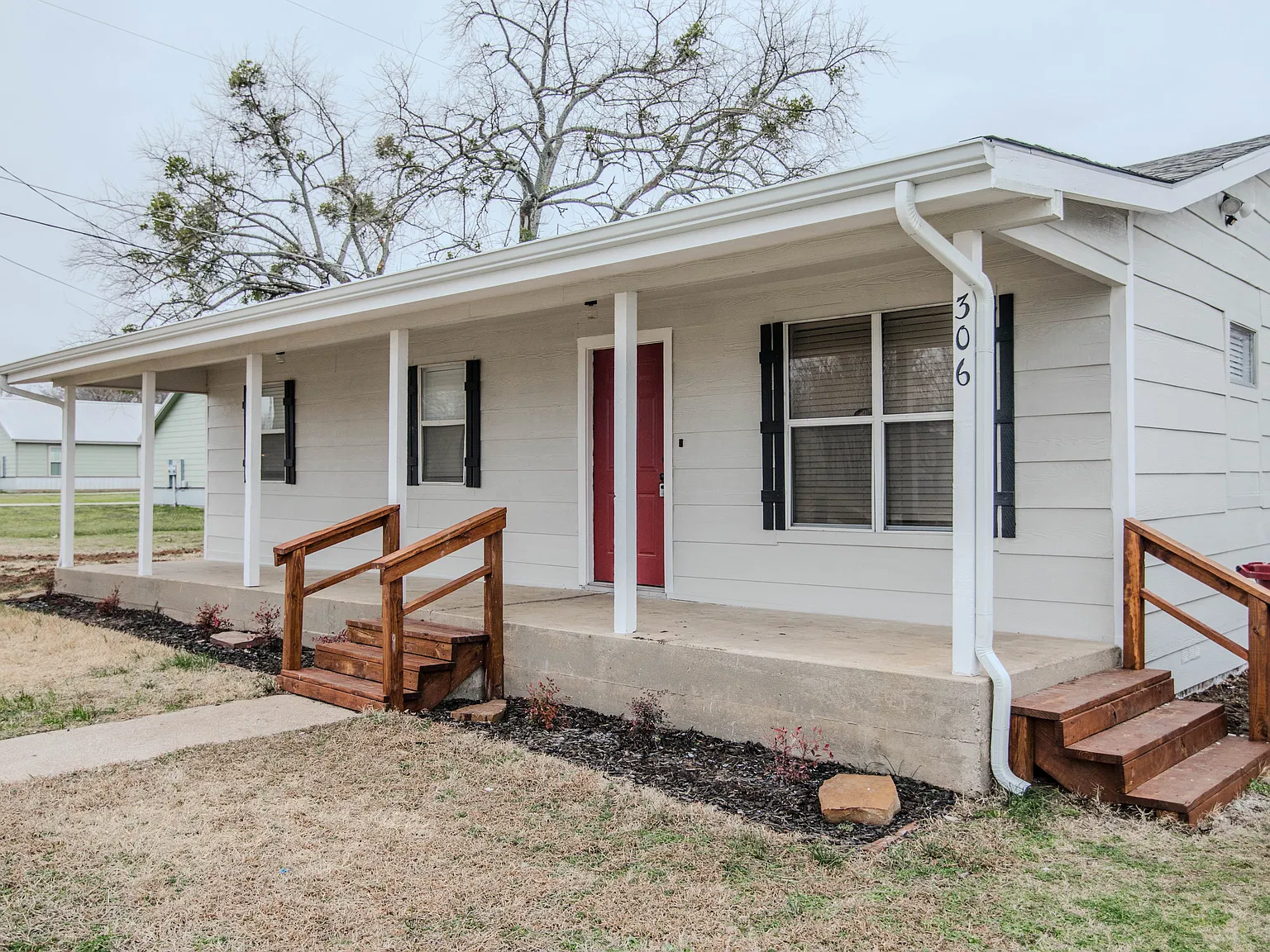 3 bed, 912 sqft, $1,250 — Photo 2