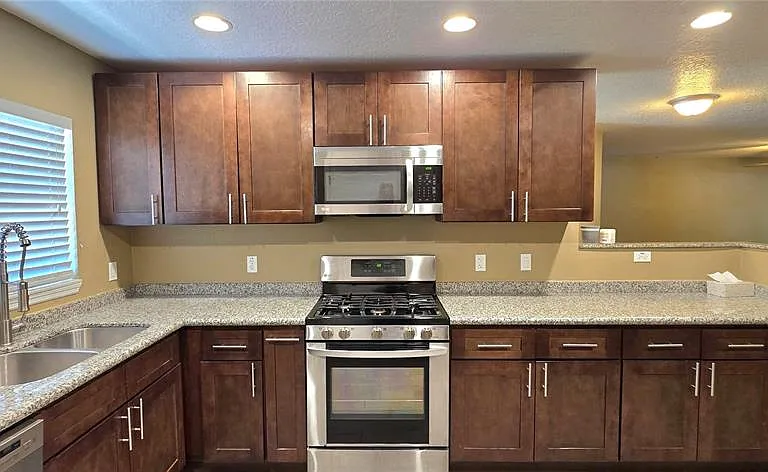 4743 Larchmont Ct — Photo 9