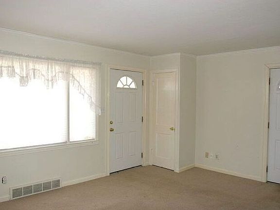 5th image of 6023 Ballentine St