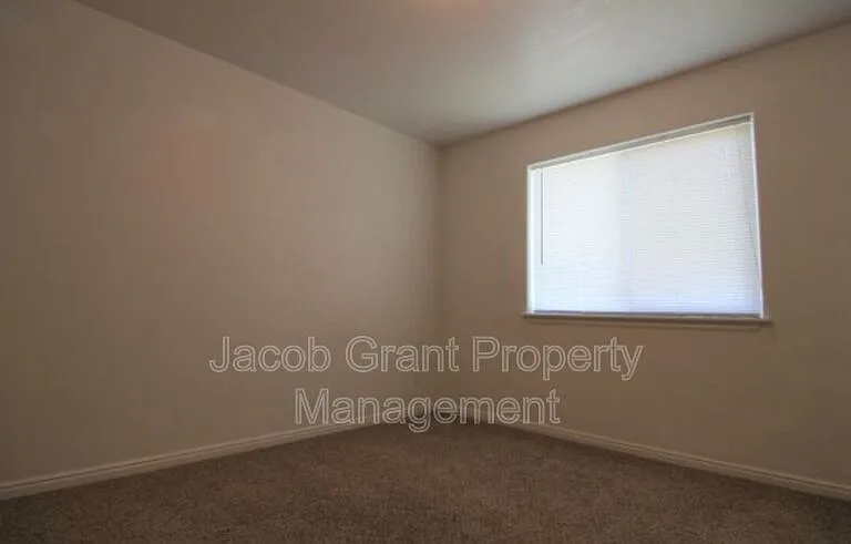 980 Eve Dr #1 — Photo 11
