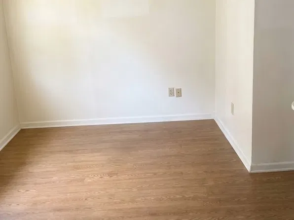 99 Clark St, Brattleboro, VT 05301