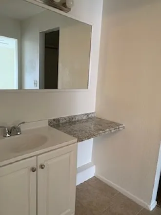 290 W Viola St #3 — Photo 9