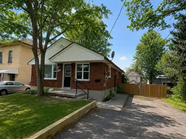 621 Stewart St #1, Peterborough, ON K9H 4C2