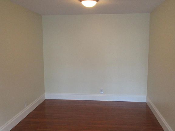3rd image of 1009 Green Pine Blvd APT H1