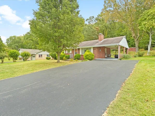 5429 Yale Dr, Salem, VA 24153