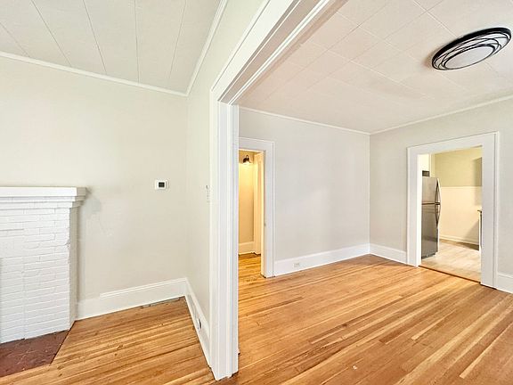 5th image of 922A Lexington Ave
