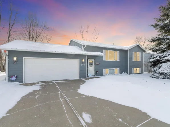 301 Mary Ln, Hartford, SD 57033