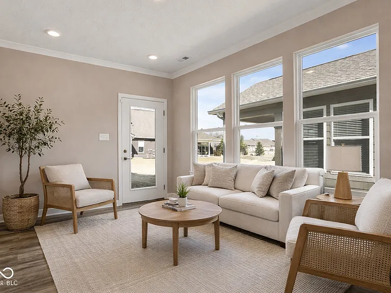 1659 Dewey Dr — Photo 10