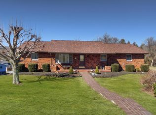 630 Blue Jay Ln, Bluefield, VA 24605