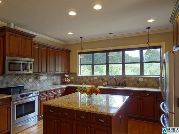 3rd image of 1513 Pavillon Dr