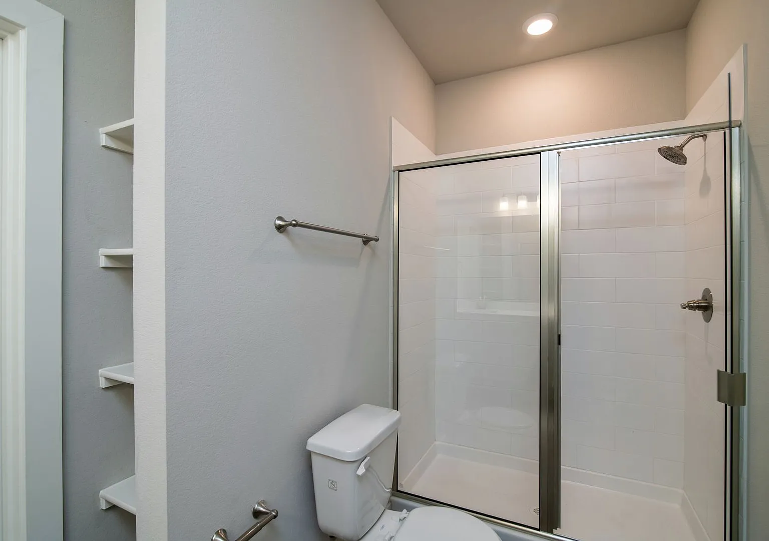 Gorgeous 3 Bedroom Duplex Located In Midlothian Isd! — Photo 3