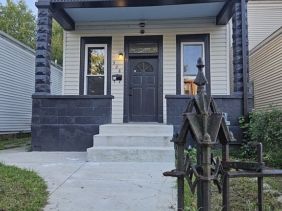 2nd image of 528 Camp St #1